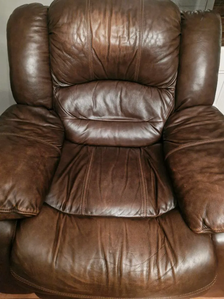 3 1 1 leather suite - Image 1