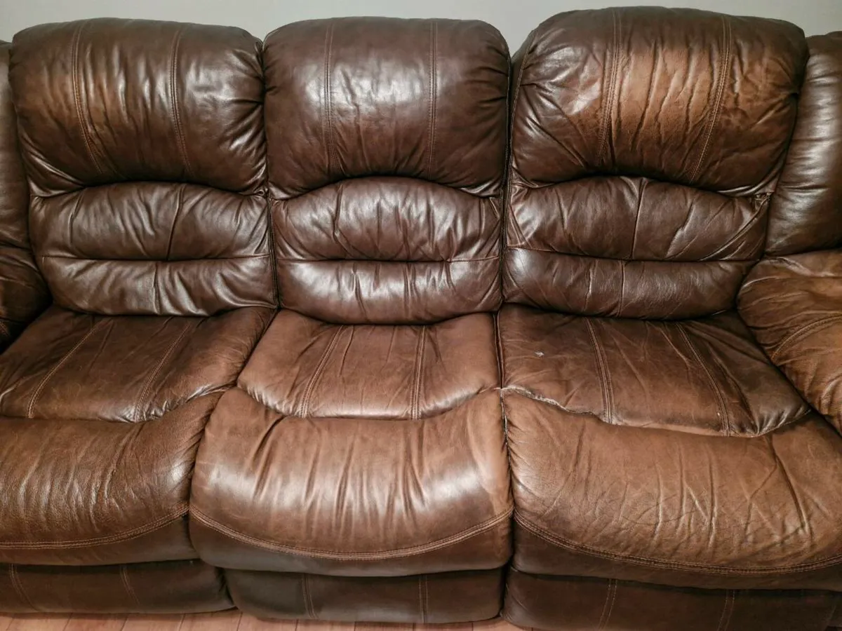 3 1 1 leather suite - Image 2