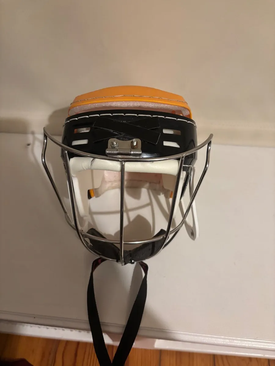 Old style helmet - Image 3