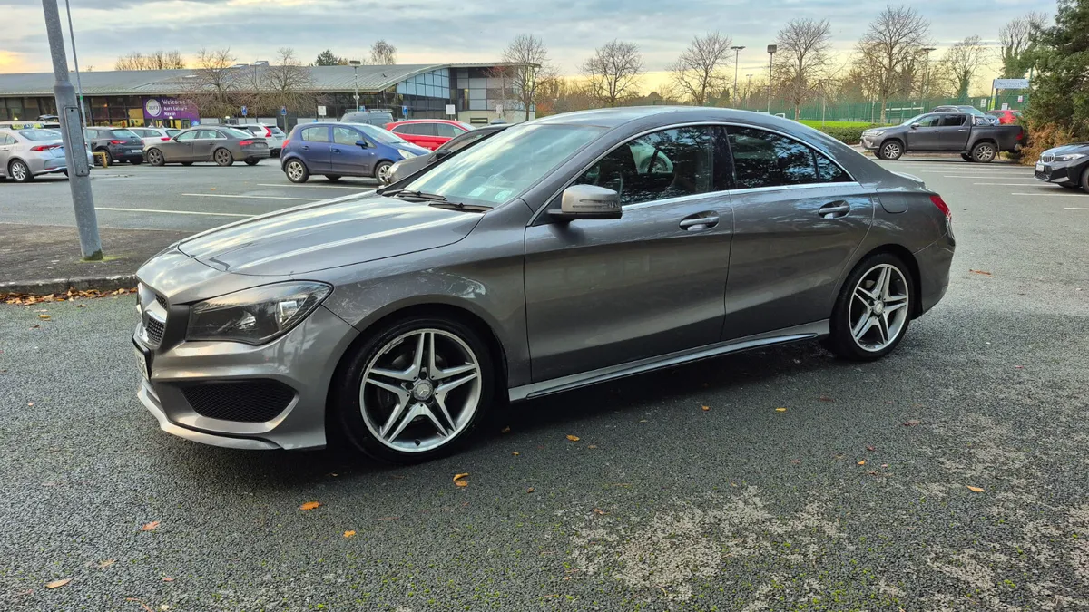 Mercedes-Benz CLA 180D AMG LINE - Image 4