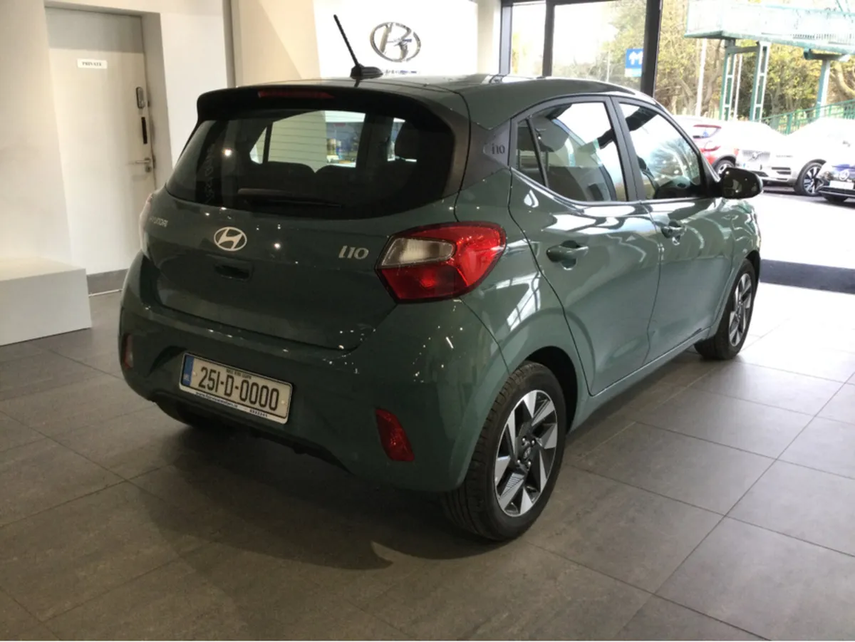 Hyundai i10 AUTOMATIC - Image 2