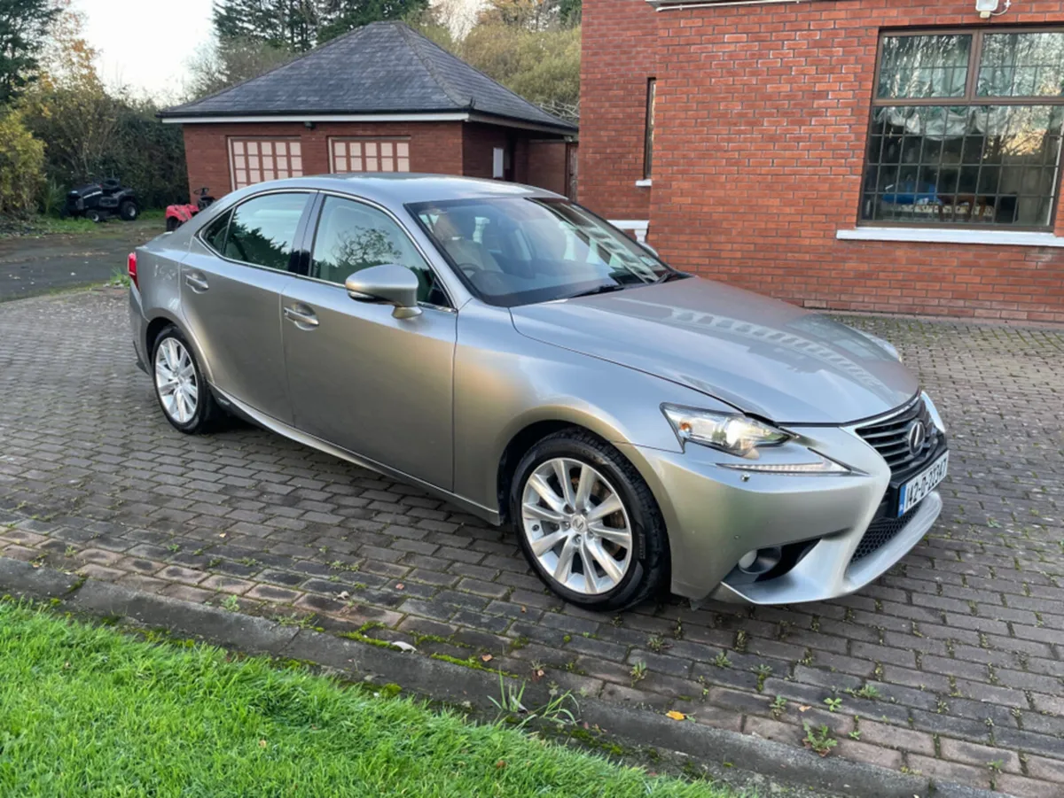 Lexus IS 300 H EXECUTIVE EDITION E-C E-CVT 4DR 2.5 - Image 2