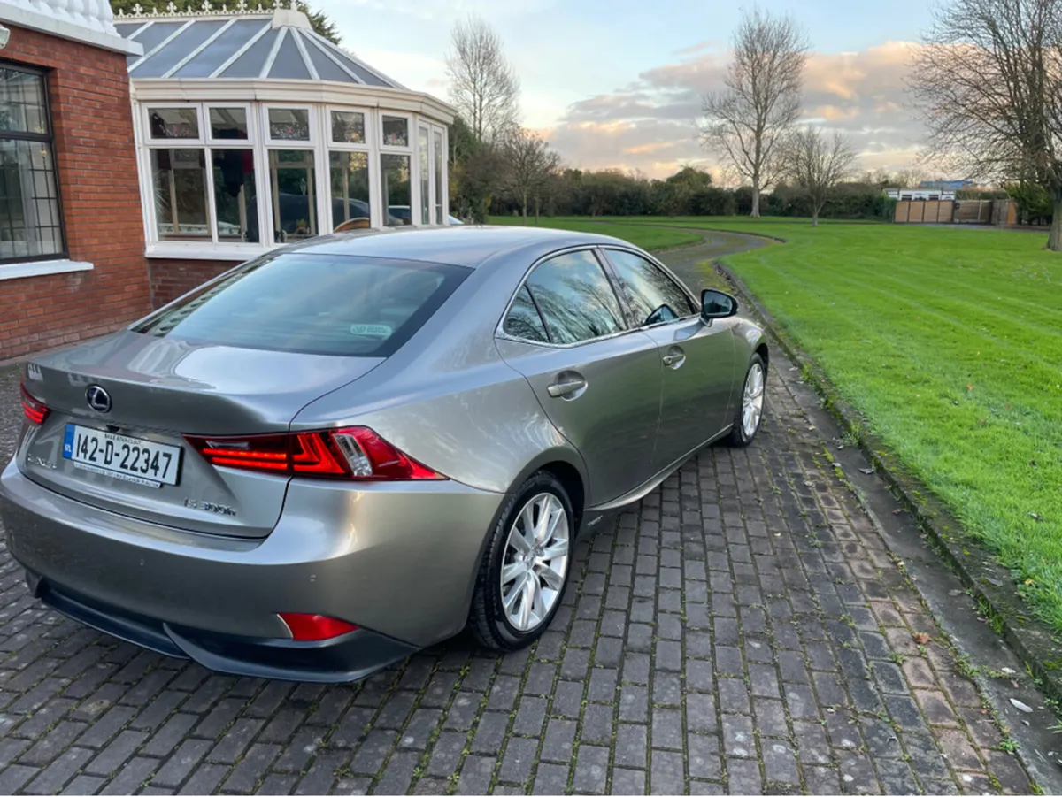 Lexus IS 300 H EXECUTIVE EDITION E-C E-CVT 4DR 2.5 - Image 4