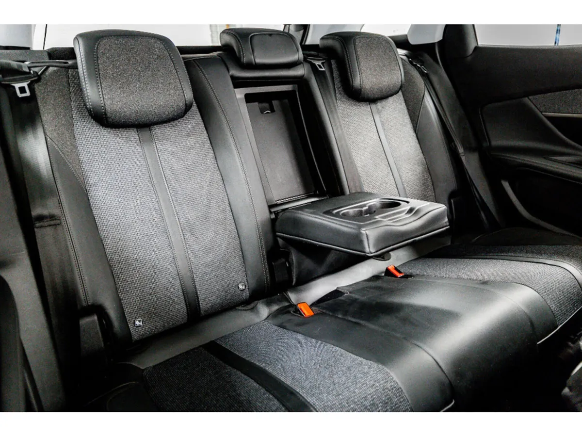 Peugeot 3008 Allure 1.5 Diesel 130HP - Image 4