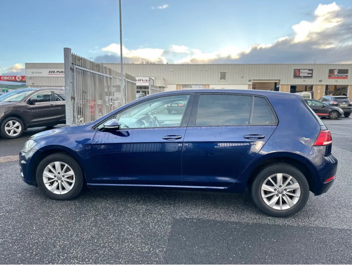 Volkswagen Golf TRENDLINE 1.6 TDI MANUAL 5SPEED 90 - Image 3