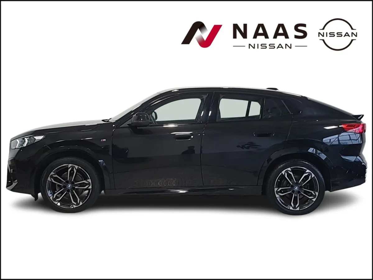 BMW iX2 EDRIVE20 M SPORT 65kWh (251) - Image 4