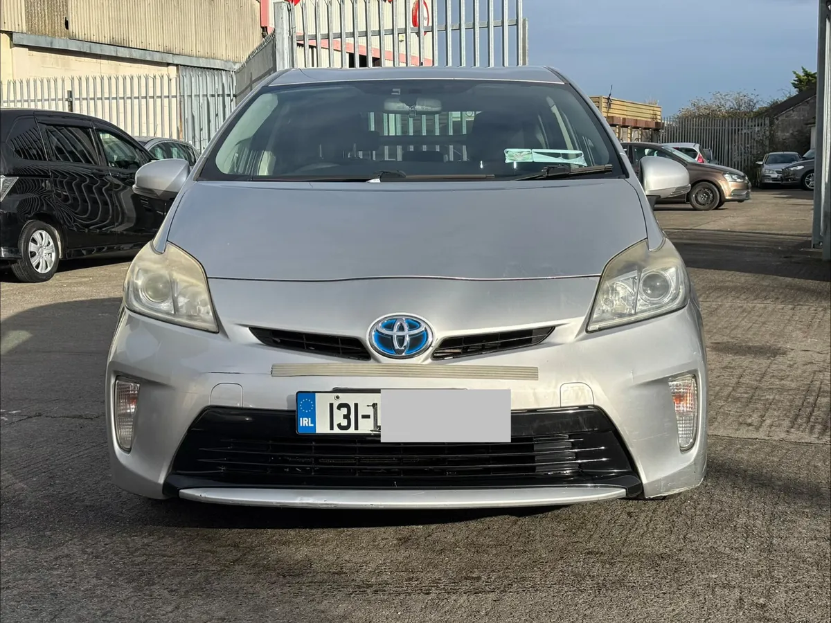 2013 TOYOTA PRIUS *NCT SEP 26* - Image 2