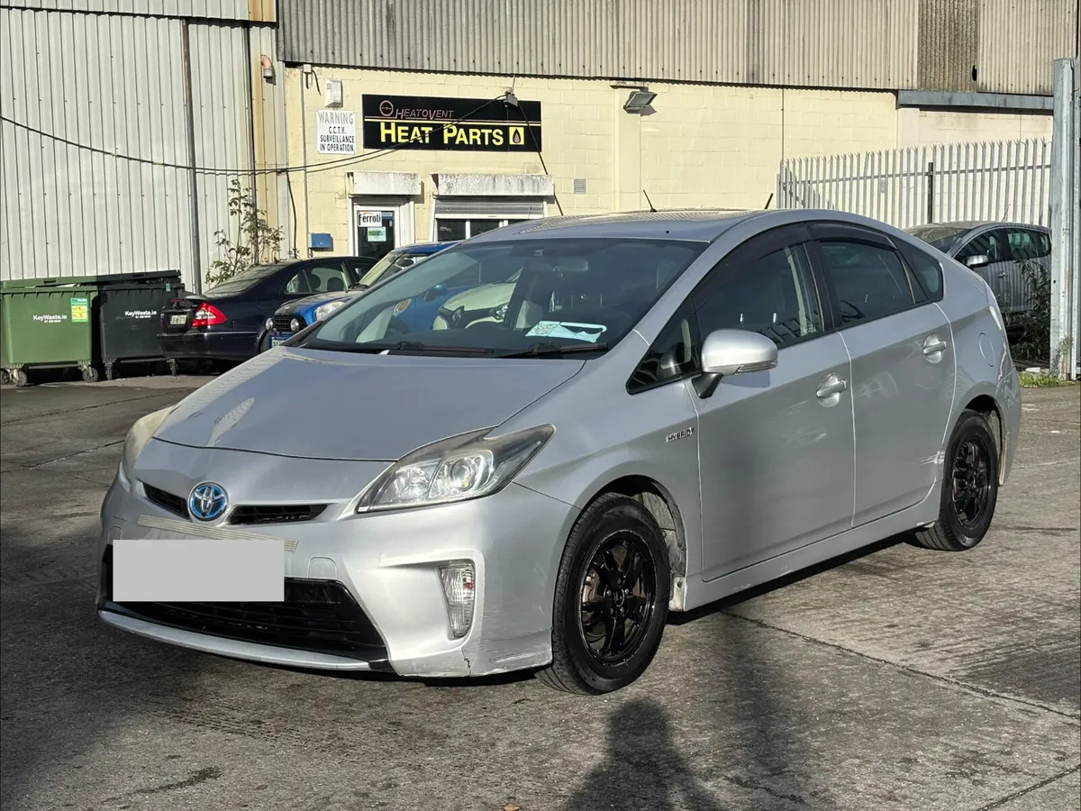 2013 TOYOTA PRIUS *NCT SEP 26* - Image 3