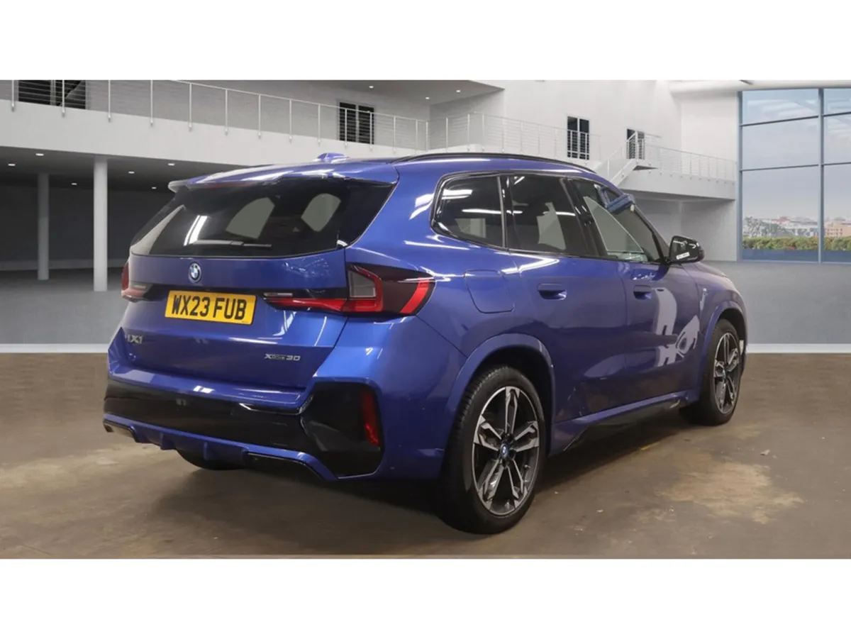 BMW iX1 30E X-DRIVE M SPORT AUTOMATIC **ONE OWNER - Image 3