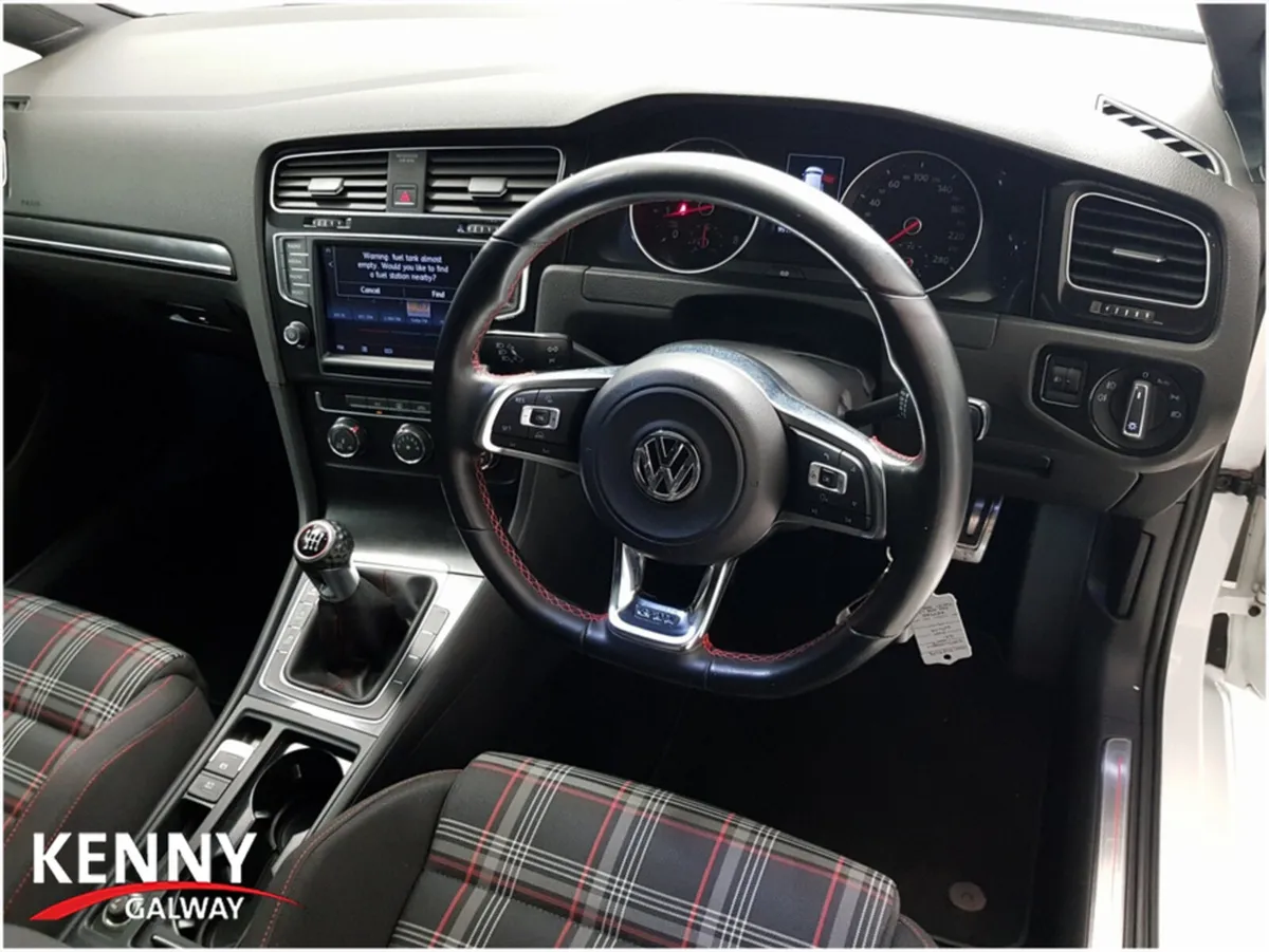 Volkswagen Golf GTI 2.0 TSI MANUAL 6SPEED FWD 220B - Image 2