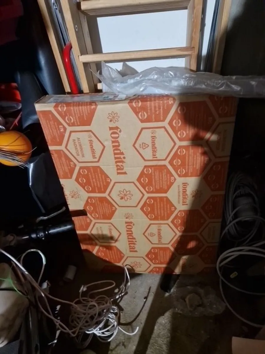 1 alluminium radiator brand new in box - Image 1