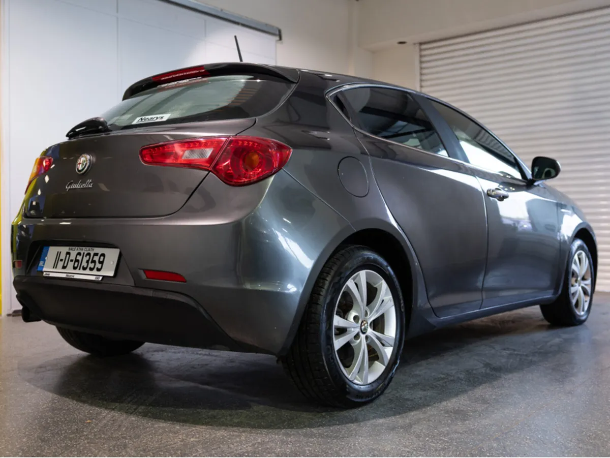 Alfa Romeo Giulietta 1.4 TB LUSSO 120BHP 5 5DR - Image 4