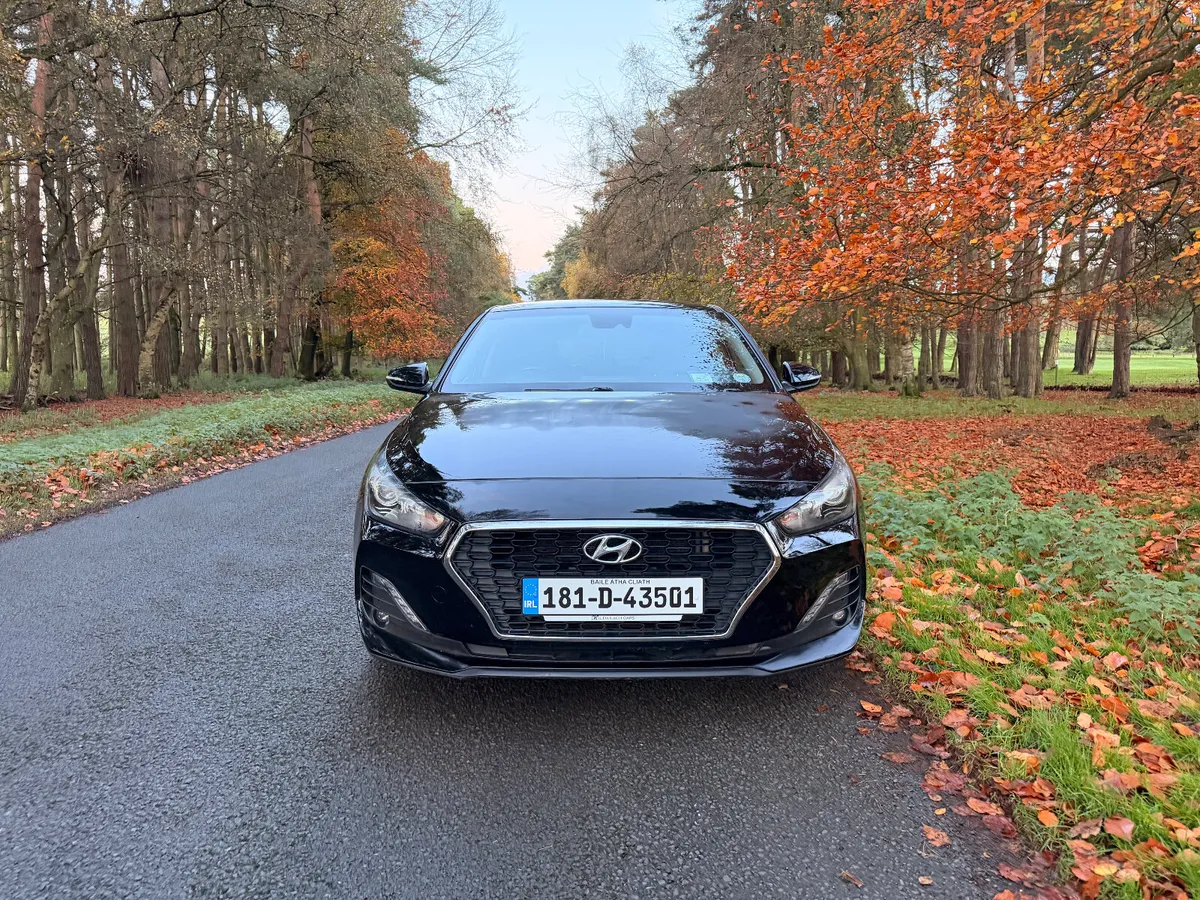 Hyundai i30 2018Fastback - Image 2