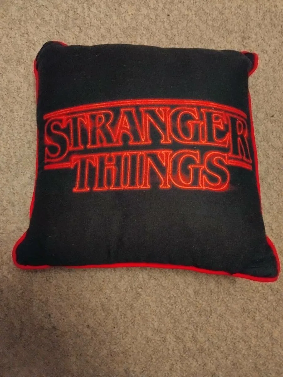 STRANGER THINGS - Image 4