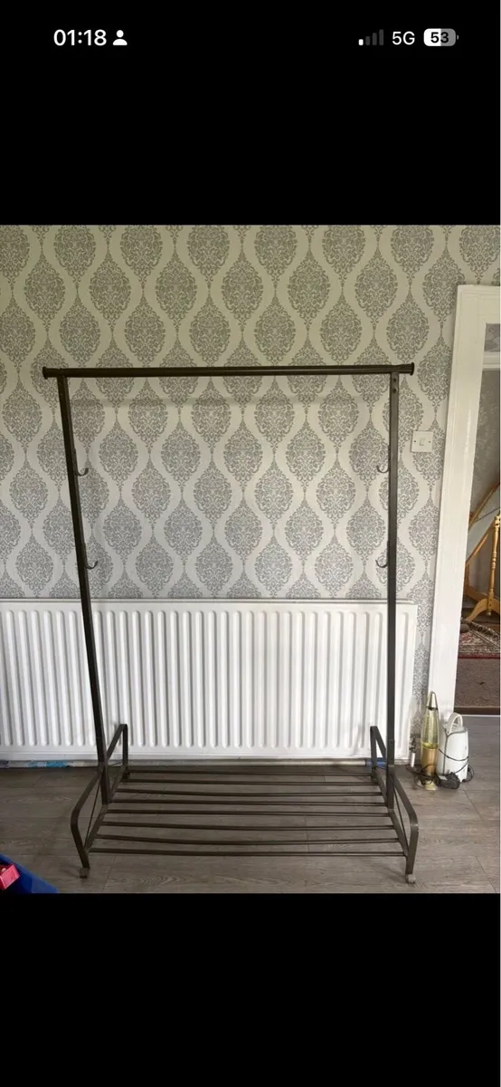 Clothes rail - Image 1