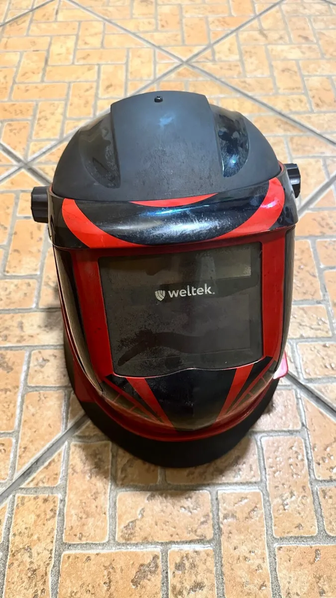 Welding Electric Auto-Darkening Helmet with Air-Fe - Image 1