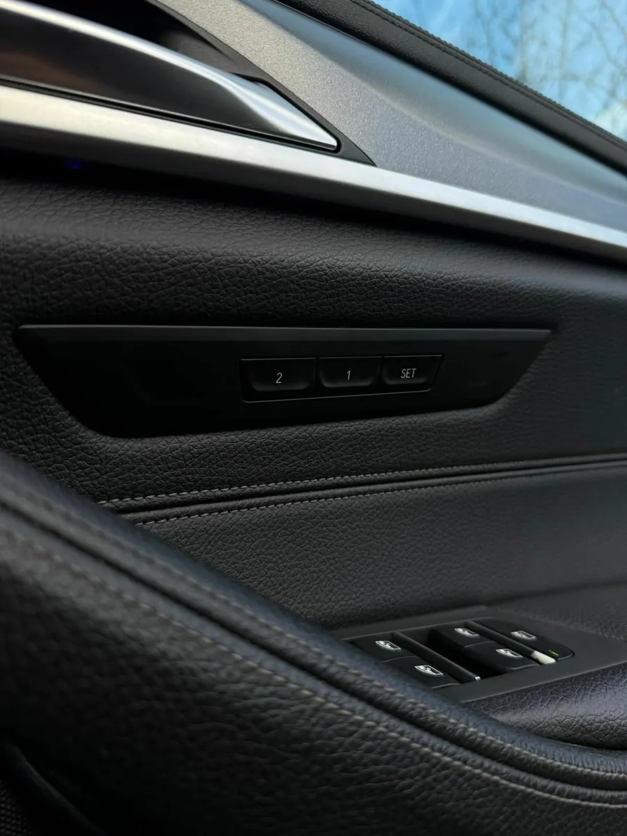 BMW 5-Series 2019 - Image 3