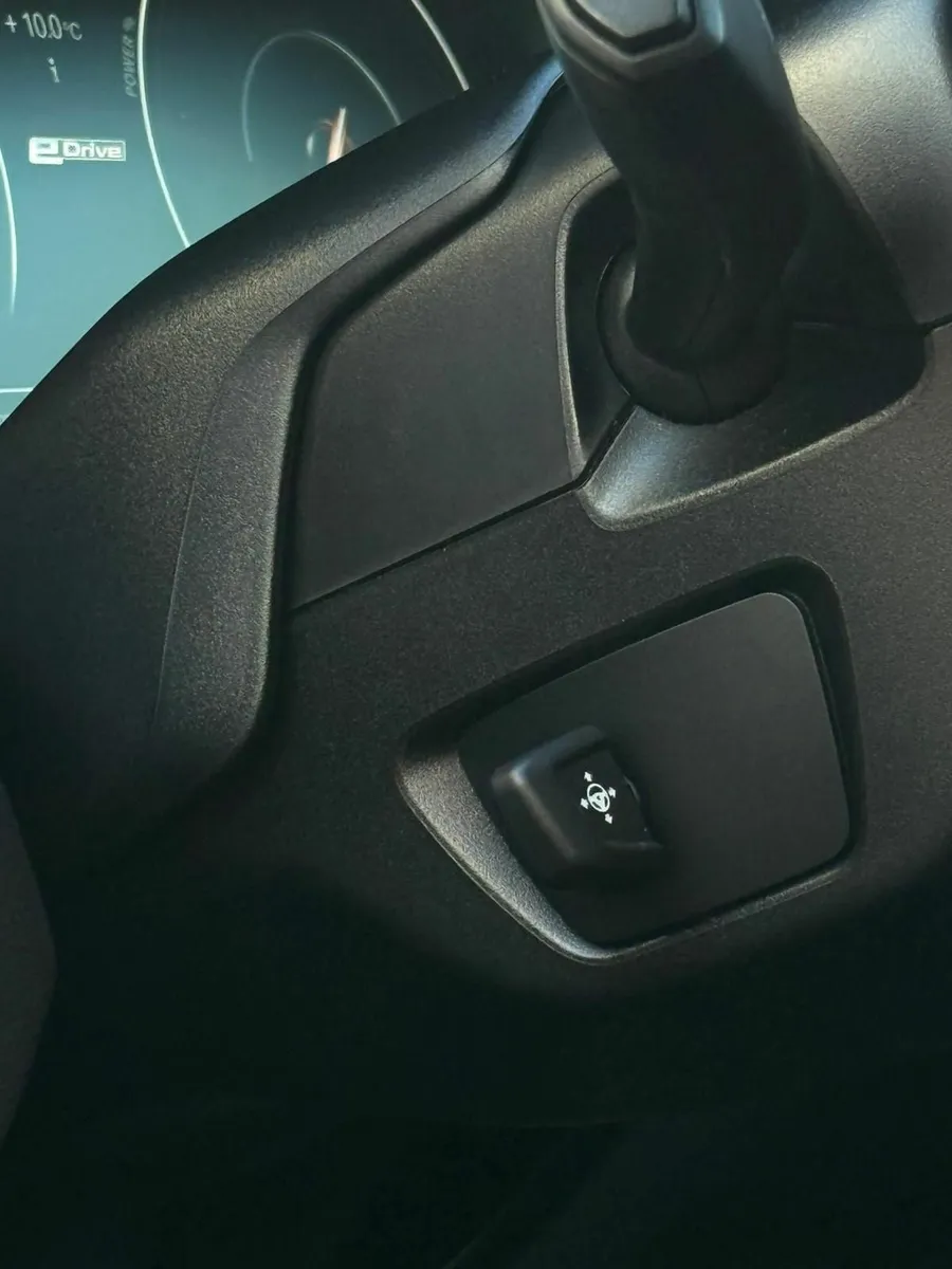 BMW 5-Series 2019 - Image 4