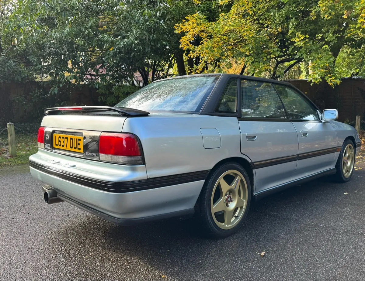 Subaru Legacy RS - Image 2