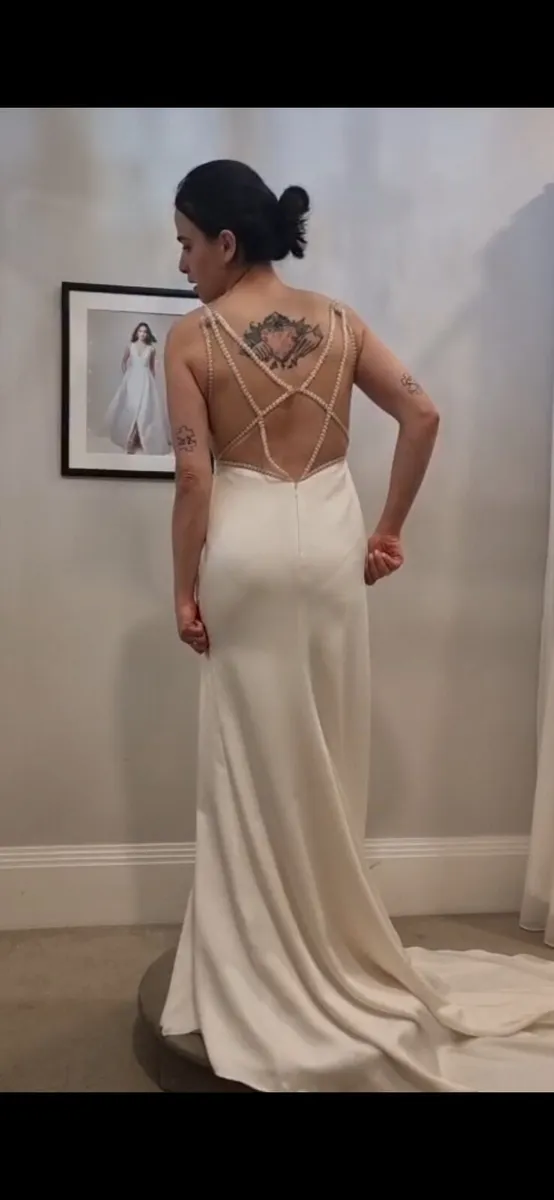 Wedding dress - Image 3