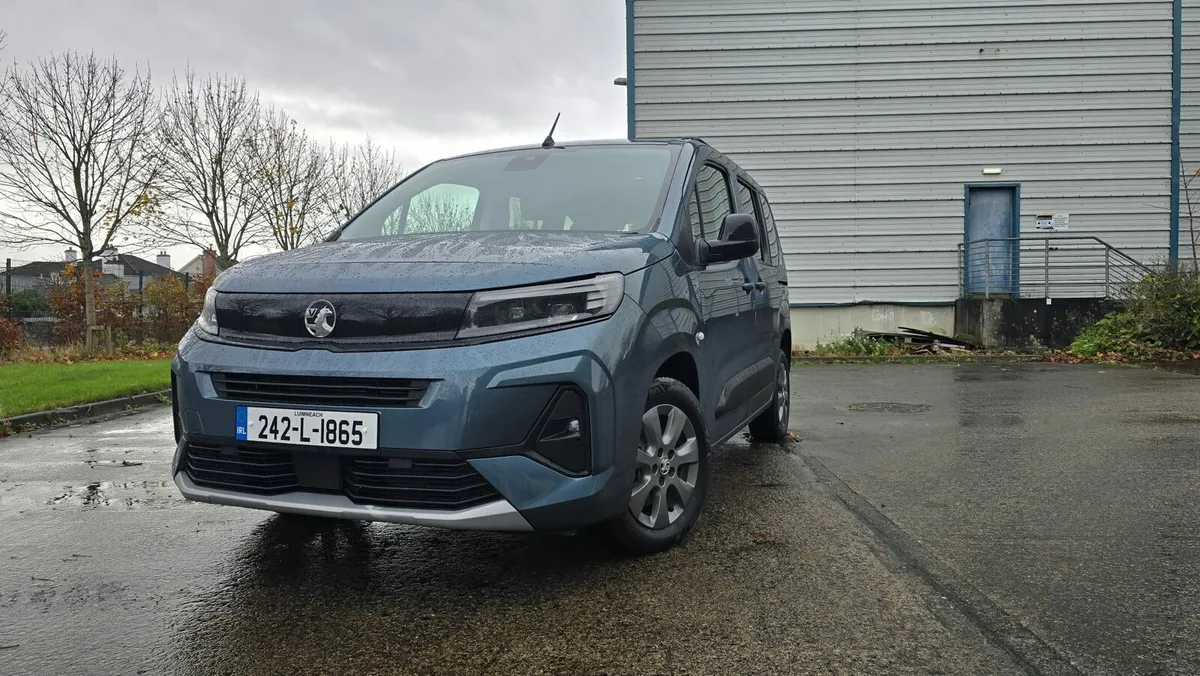 Vauxhall Opel Combo EV Electric 3 Isofix - Image 3