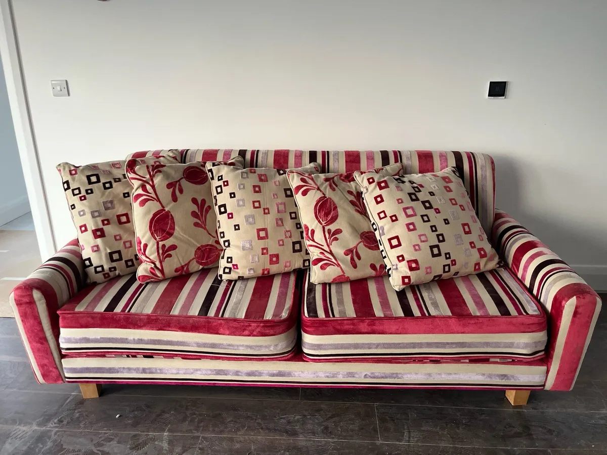 2 x couches & 1 x tub chair - Image 1