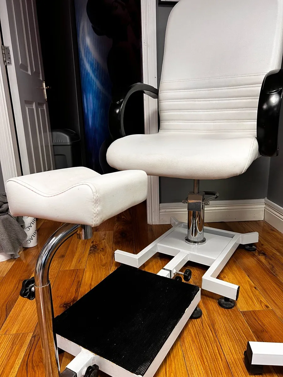 Pedicure chair - Image 1