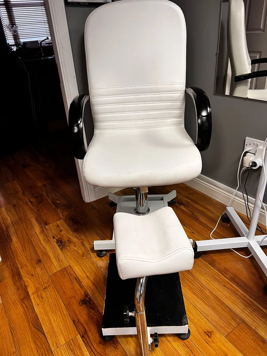 Pedicure chair - Image 2