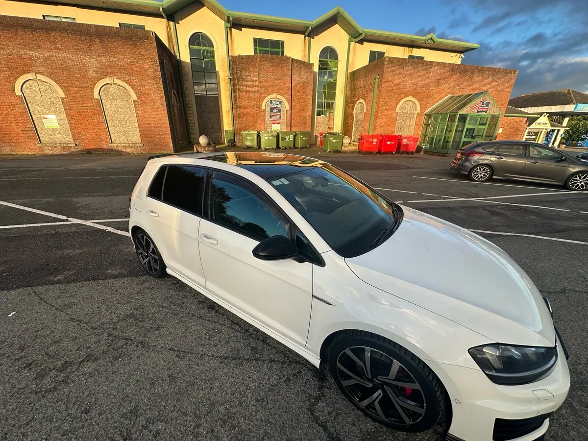 2016 Volkswagen Golf GTD DSG - Image 3