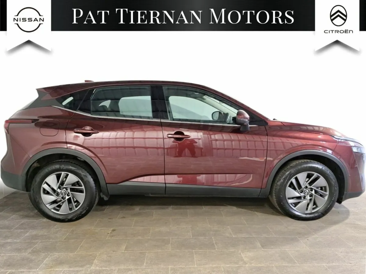 Nissan Qashqai **SOLD**1.3 PET MILD HYBRID SV - Image 3