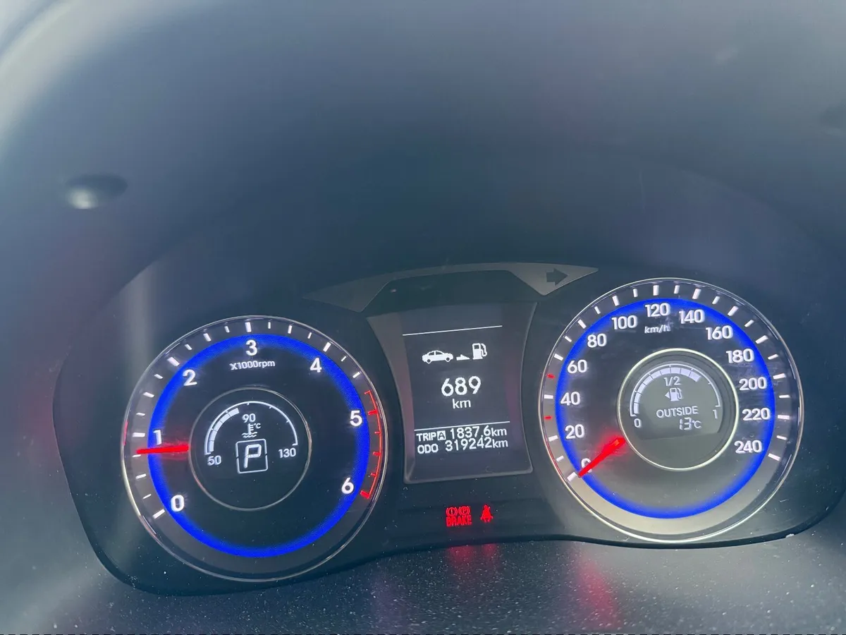 Hyundai i40 2013 - Image 2