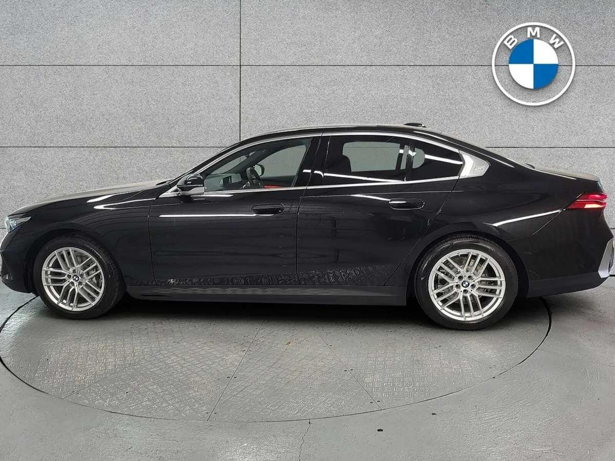 BMW i5 eDrive 40 Sport Edition - Image 3