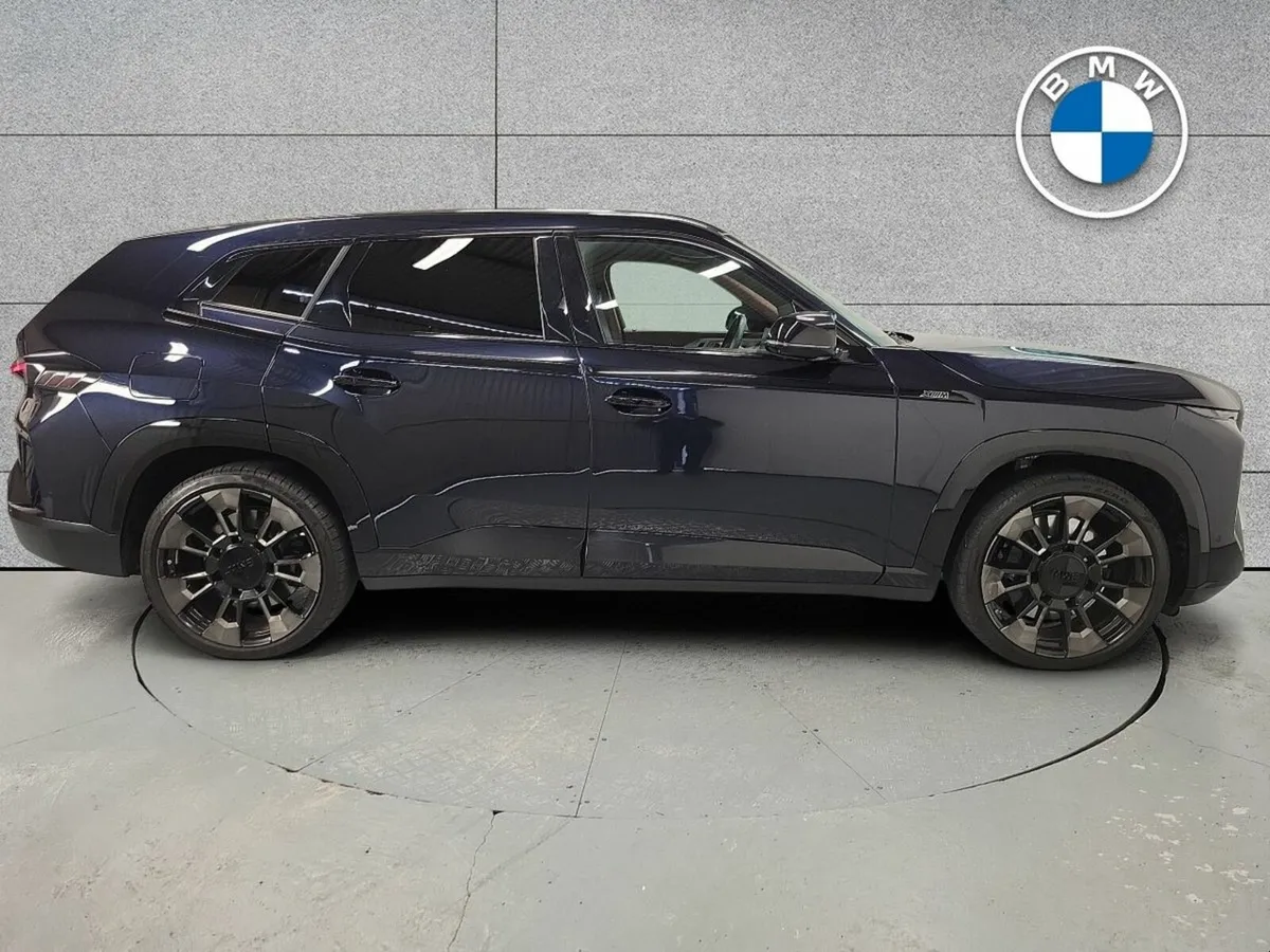BMW XM 50e - Image 3