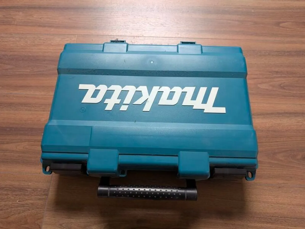 Makita Combination Hammer Drill - Excellent Condition. - Image 3