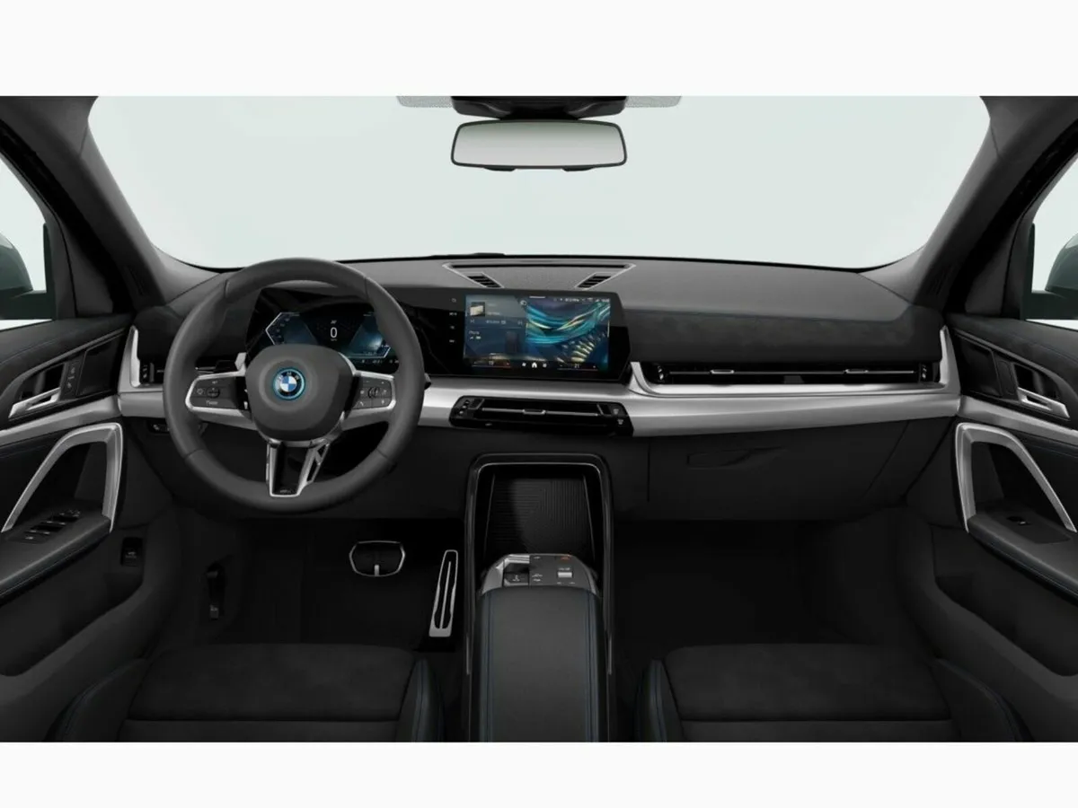 BMW iX2 eDrive20 M sport - Image 3