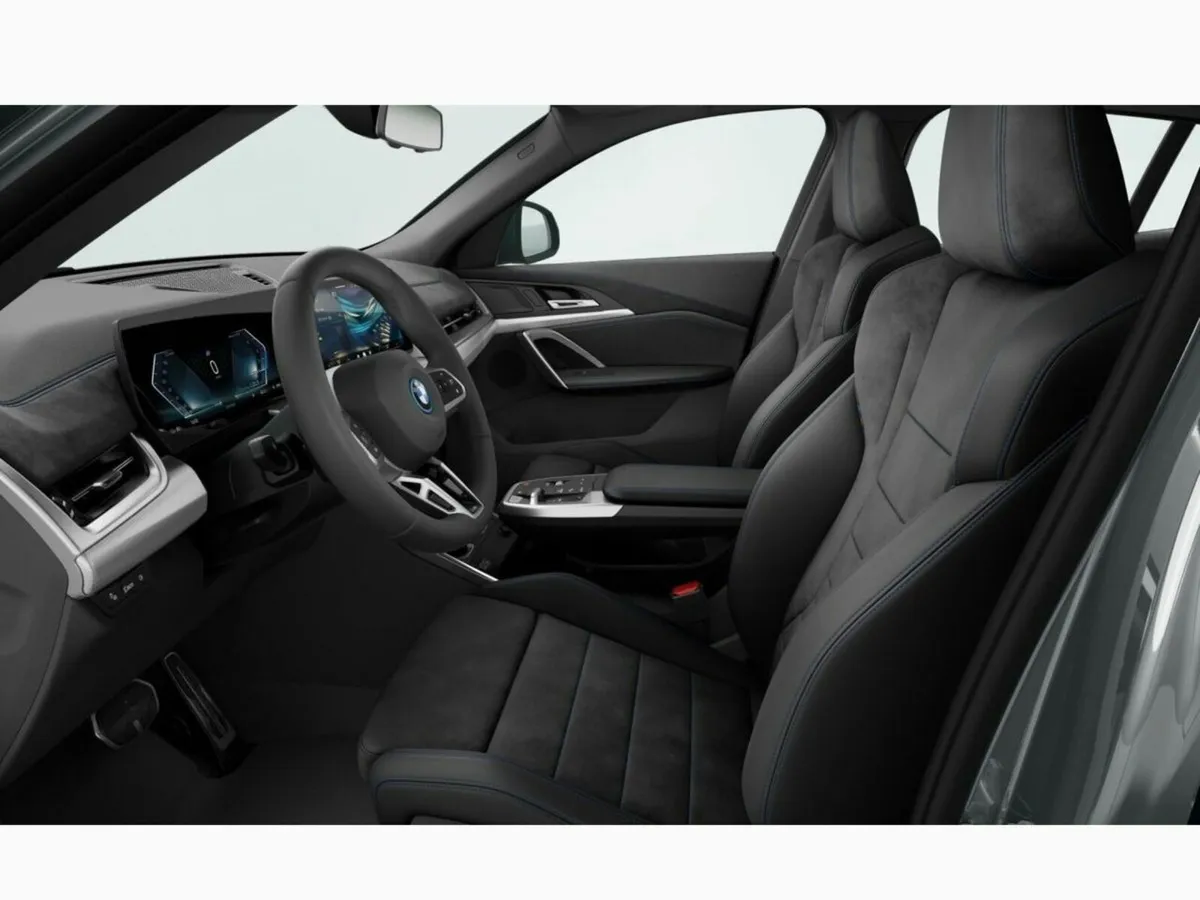 BMW iX2 eDrive20 M sport - Image 4