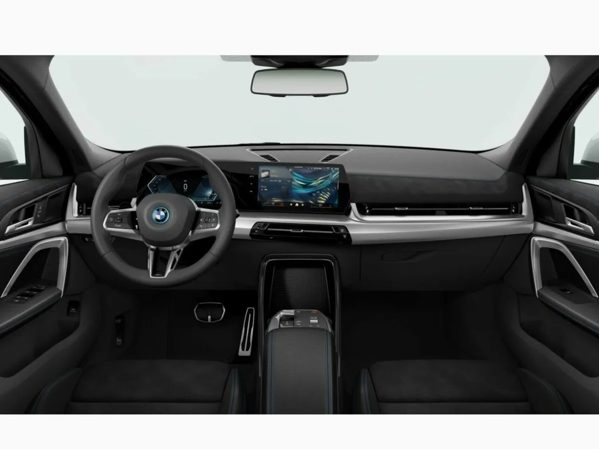 BMW iX2 eDrive20 M sport - Image 3