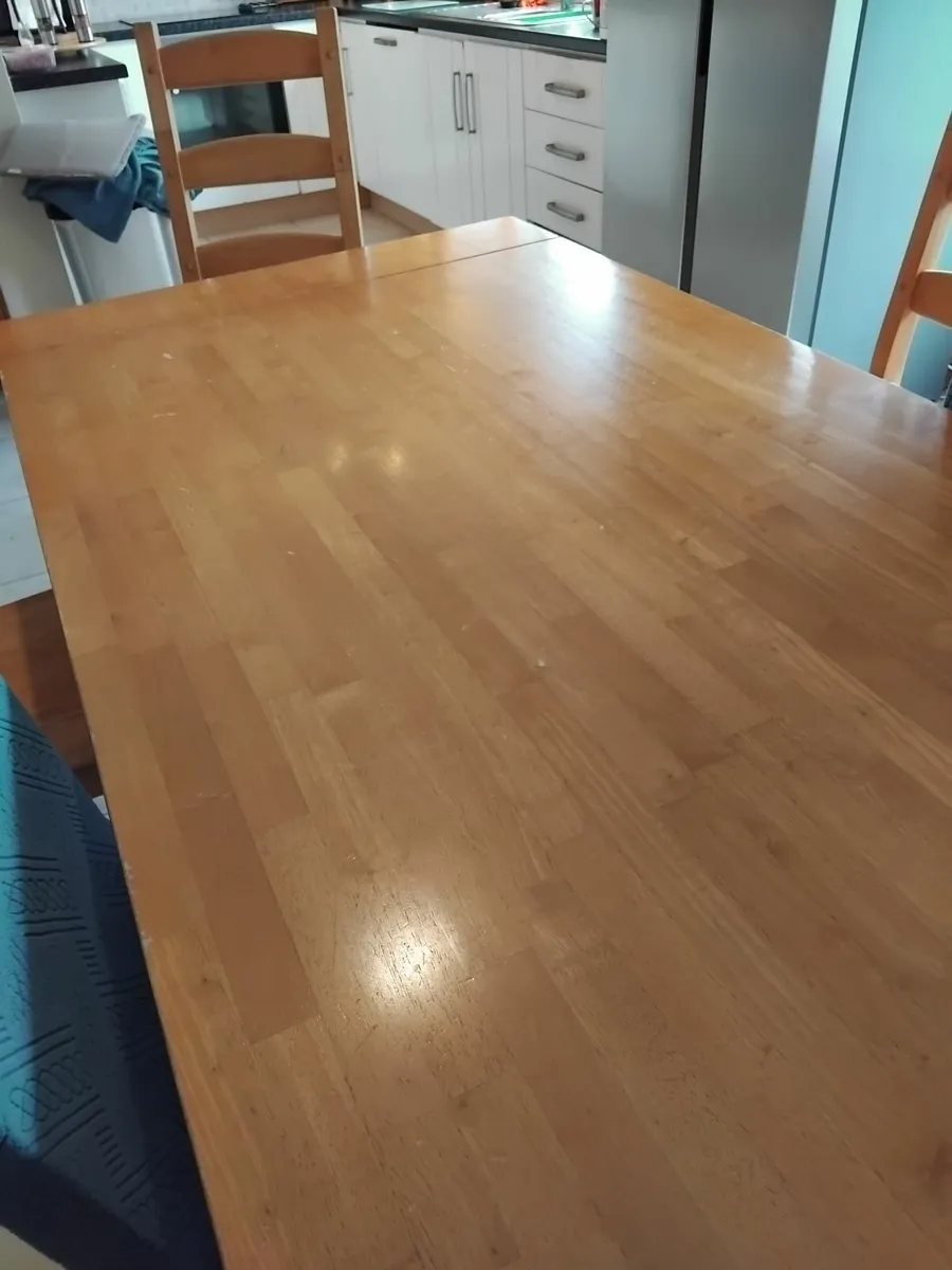 Great quality Dining room table and 6 chairs - Image 2