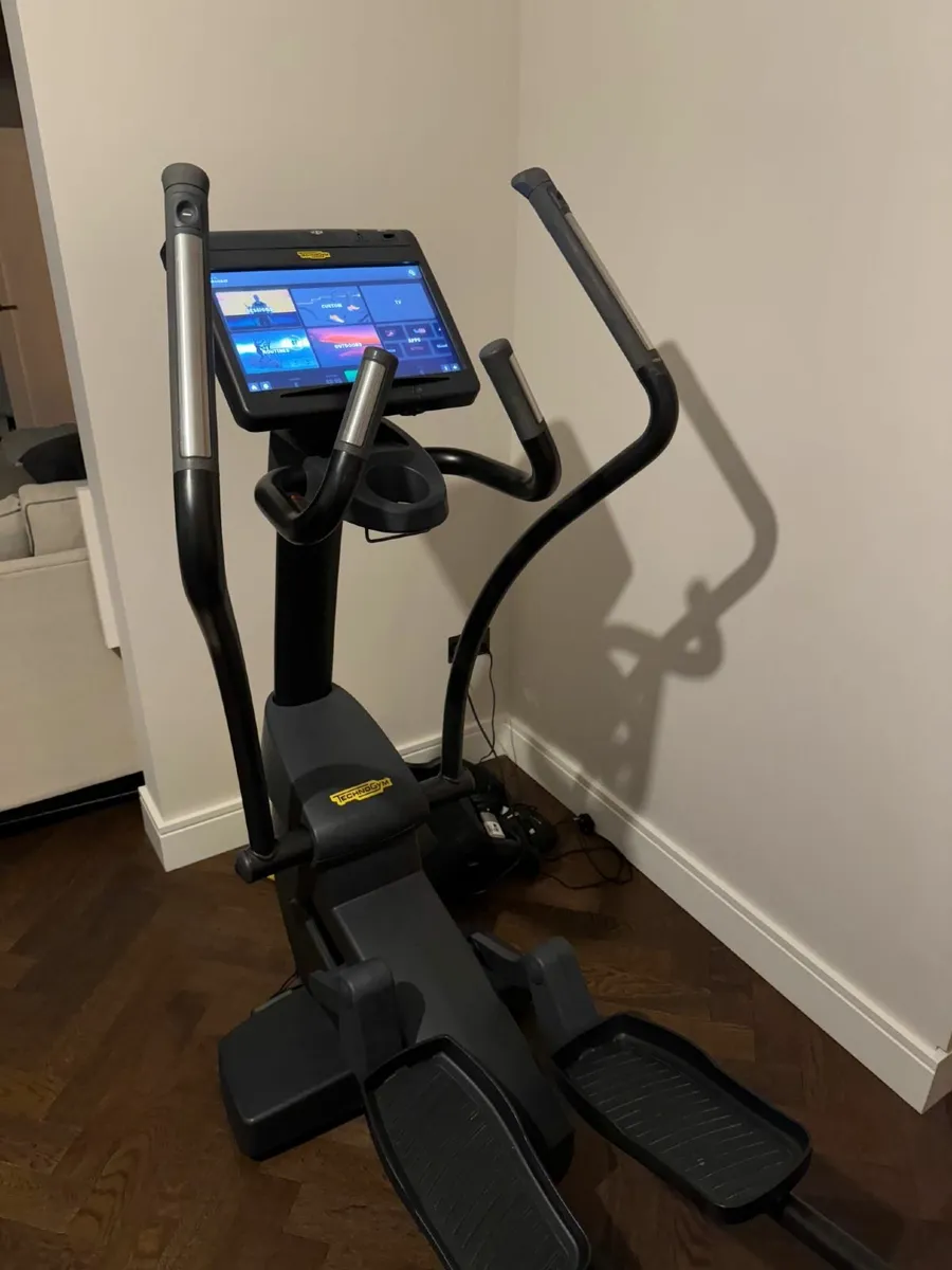 Technogym Synchro Excite 1000 LED Elliptical Cross - Image 1
