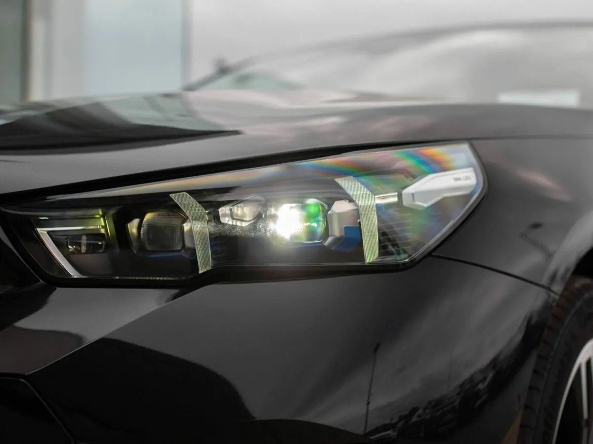 BMW 5-Series 530e - Image 4