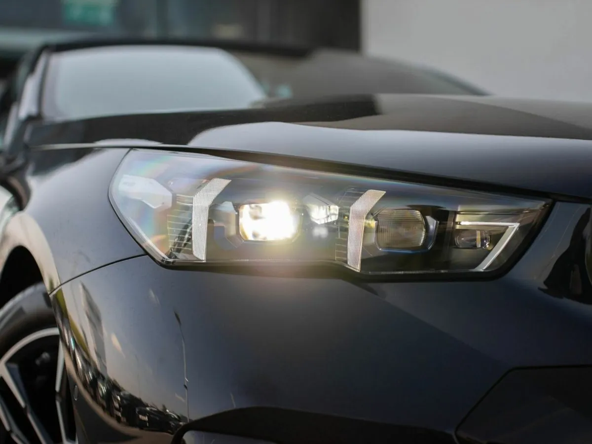 BMW 5-Series 530e M Sport Saloon - Image 3