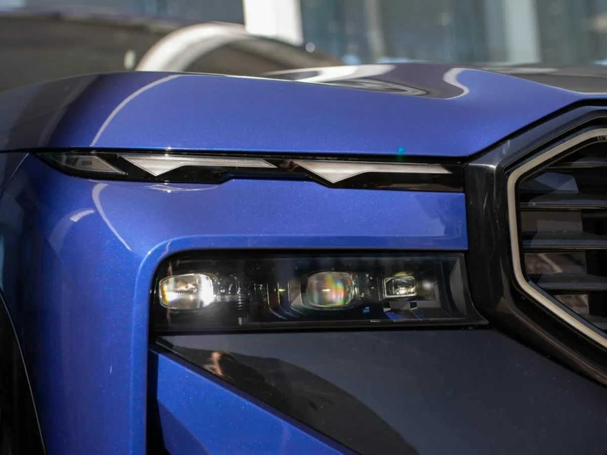 BMW XM 50e - Image 4