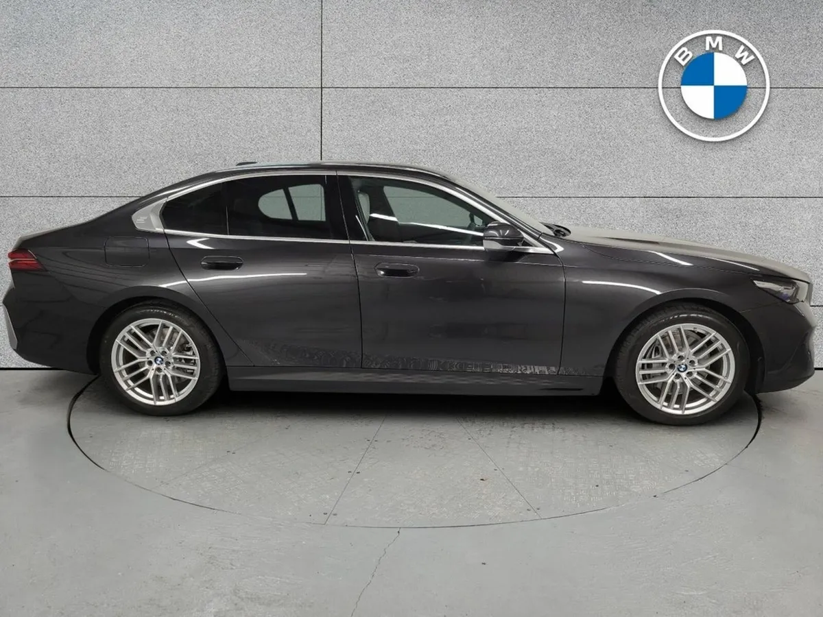 BMW i5 eDrive40 Sport - Image 3