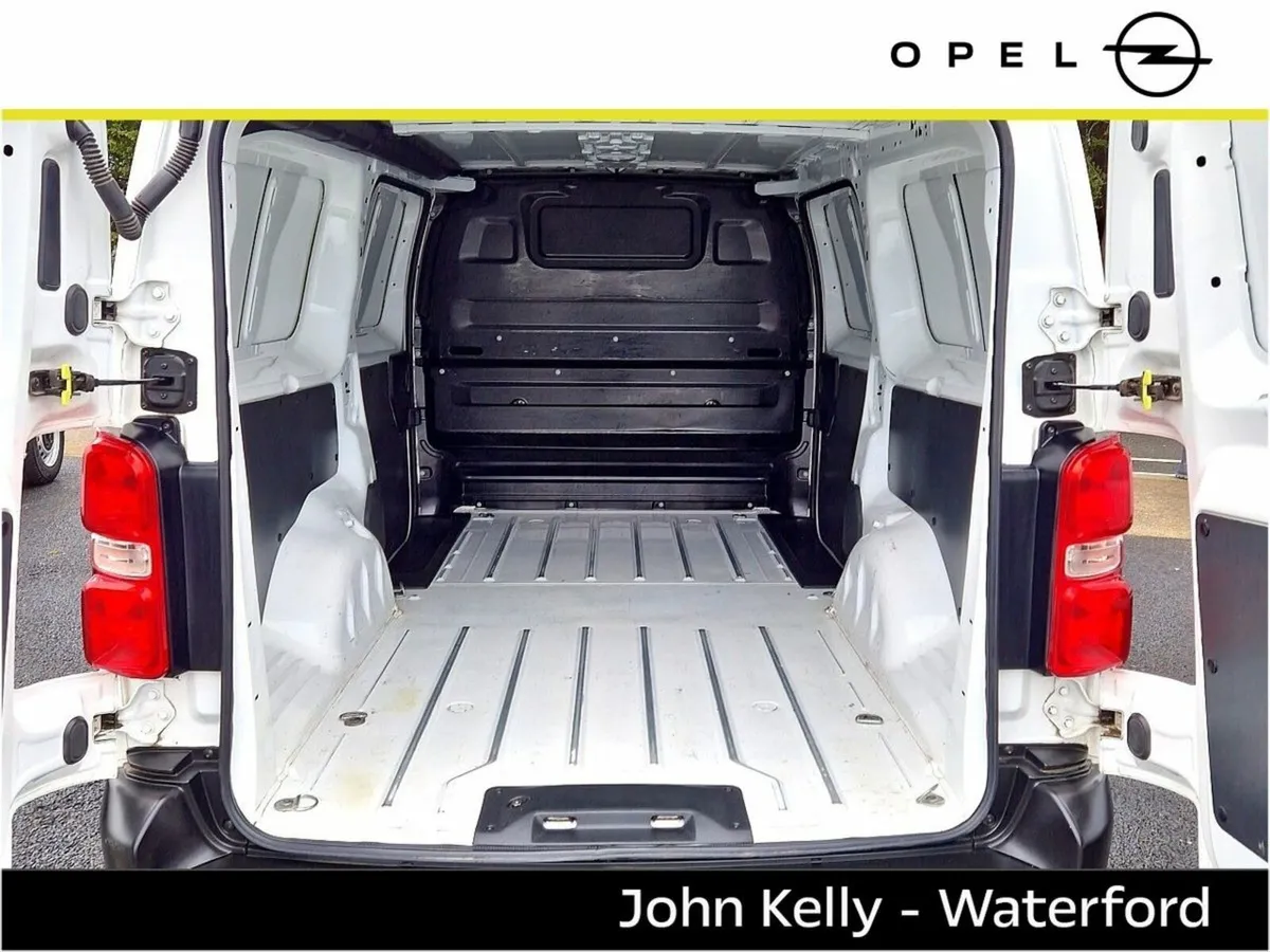 Renault Trafic L2H1 1.5 DIESEL - Image 3