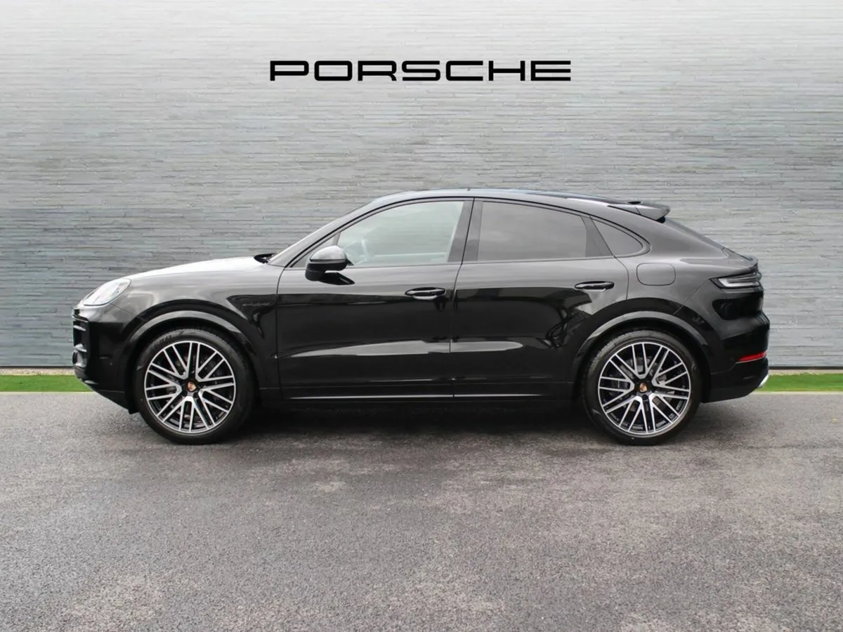 Porsche Cayenne E-Hybrid Coupe (New) - Image 3