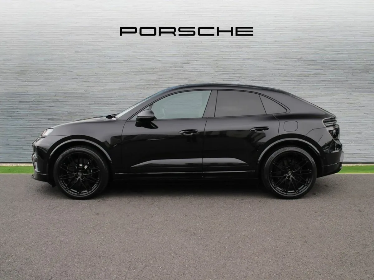 Porsche Macan Turbo - Image 4