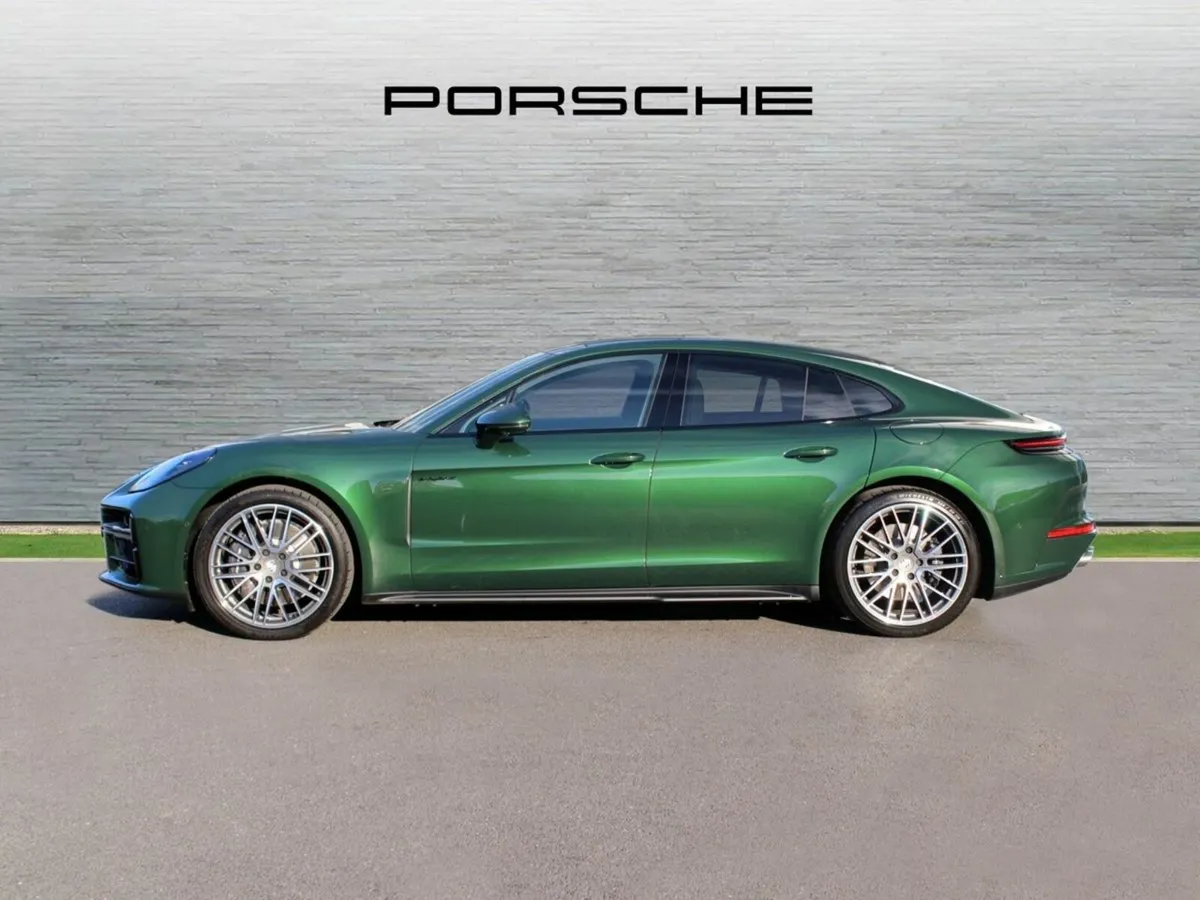Porsche Panamera 4 E-Hybrid - Image 4