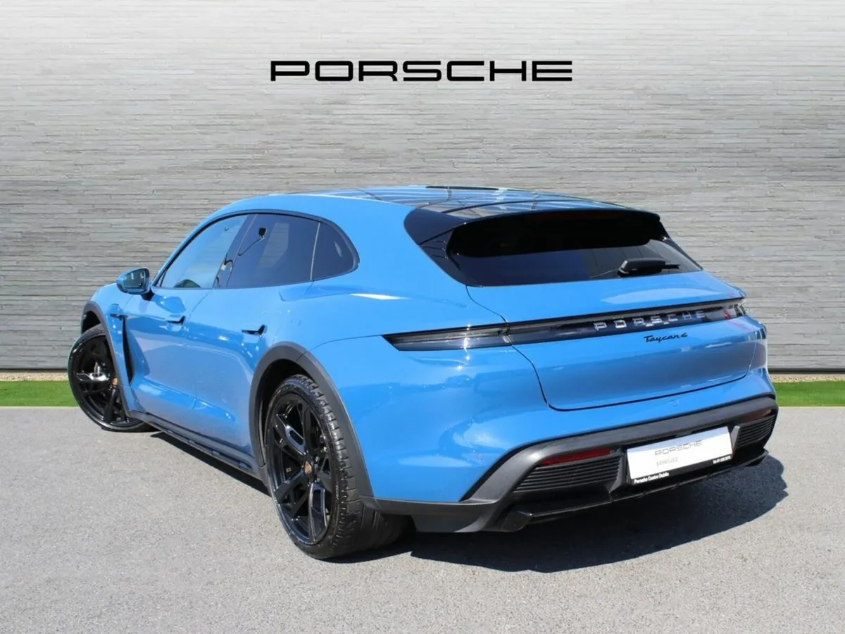 Porsche Taycan 4 Cross Turismo - Image 3