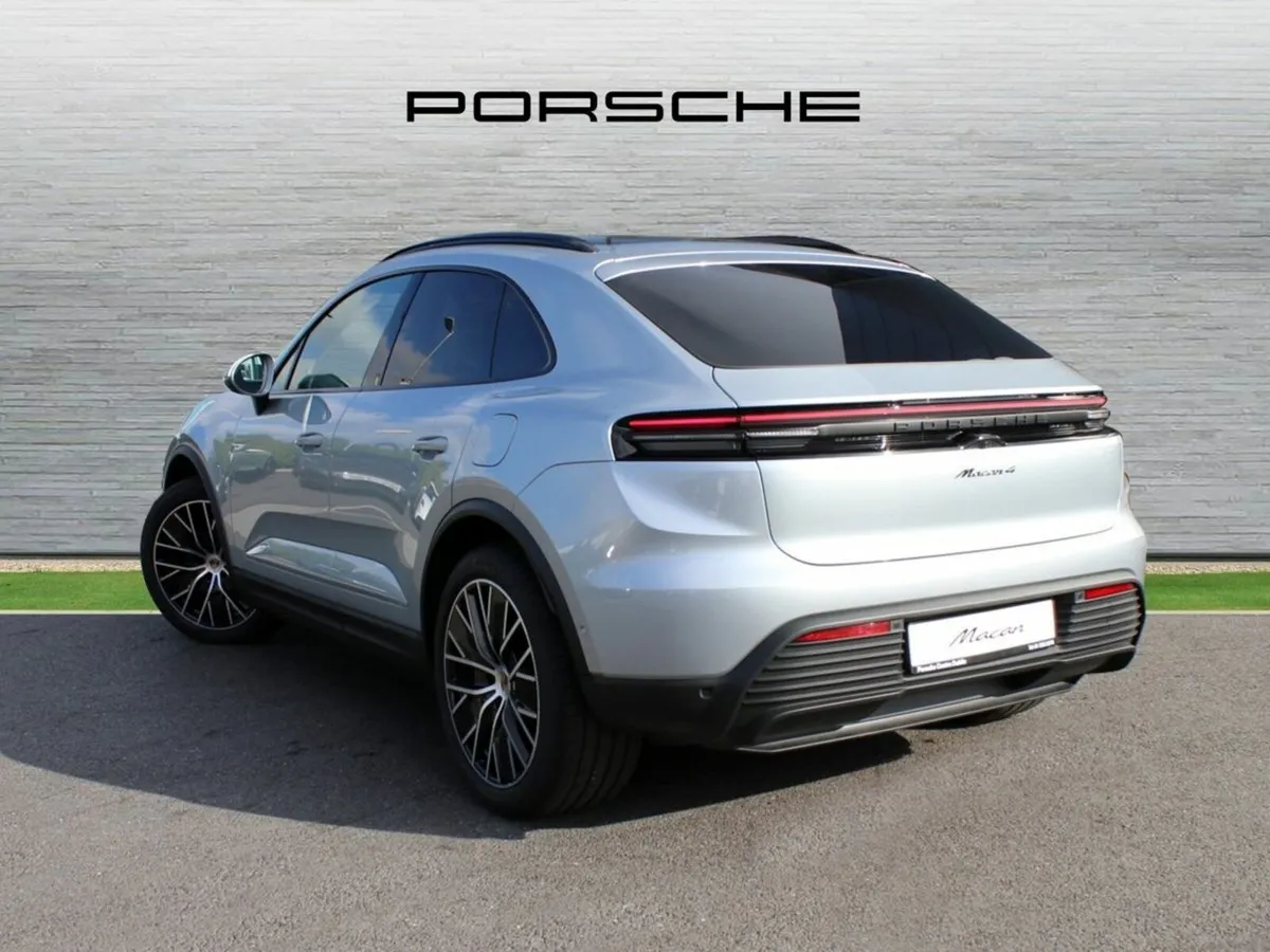 Porsche Macan 4 Electric - Image 3