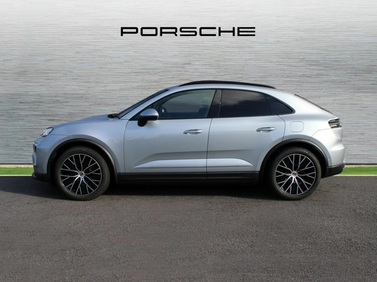 Porsche Macan 4 Electric - Image 4